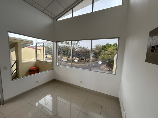 COMMERCIAL LOCAL RENTAL UNPROTECTED 30 MTRS ON 2ND FLOOR