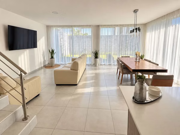 HOUSE RENTAL, 3 ROOMS, CONDO THE GROVE, BELÉN