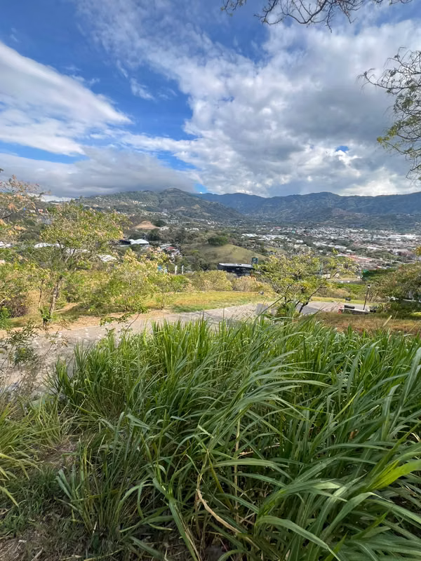 Lote en venta en Residencial Villa Real, Santa Ana – Naturaleza y Vistas Espectaculares