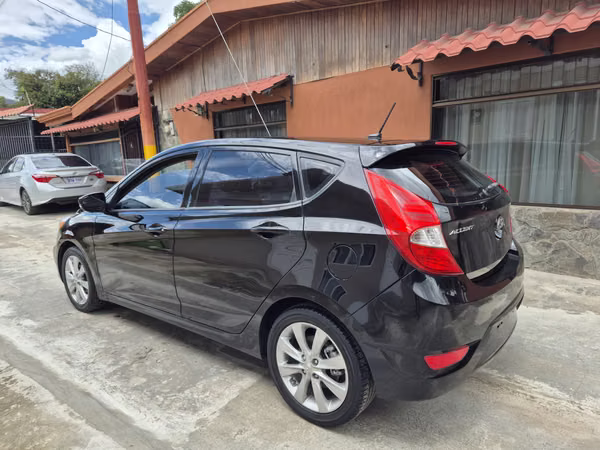 Hyundai accent