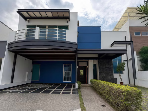 House for Sales in Gated Community -San Rafael, Montes de Oca - 4 Bedrooms | 3 Parking | 3 Parq