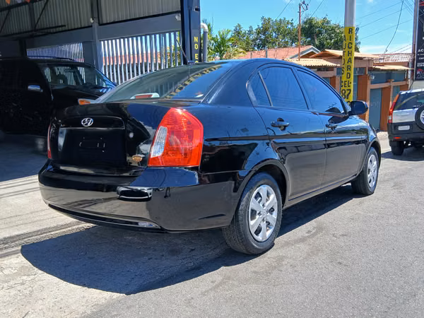 Hyundai accent