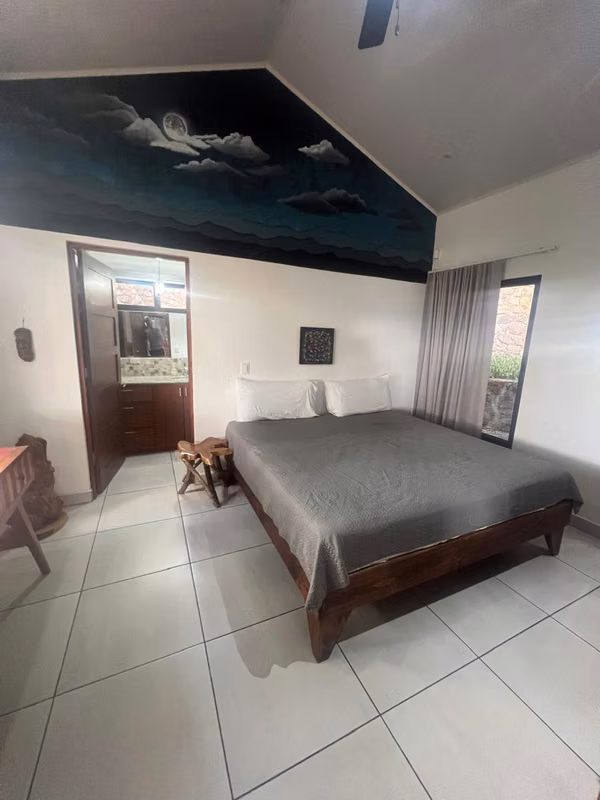 Casa en venta en comunidad cerrada con vista panorámica – Atenas