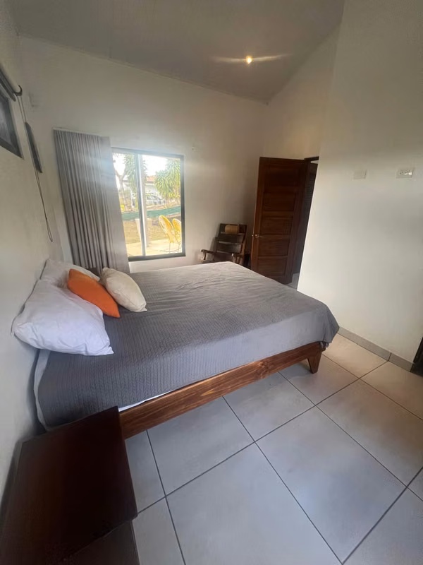 Casa en venta en comunidad cerrada con vista panorámica – Atenas