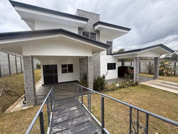 SE VENDE CASA LOS ANGELES DE SANTO DOMINGO HEREDIA