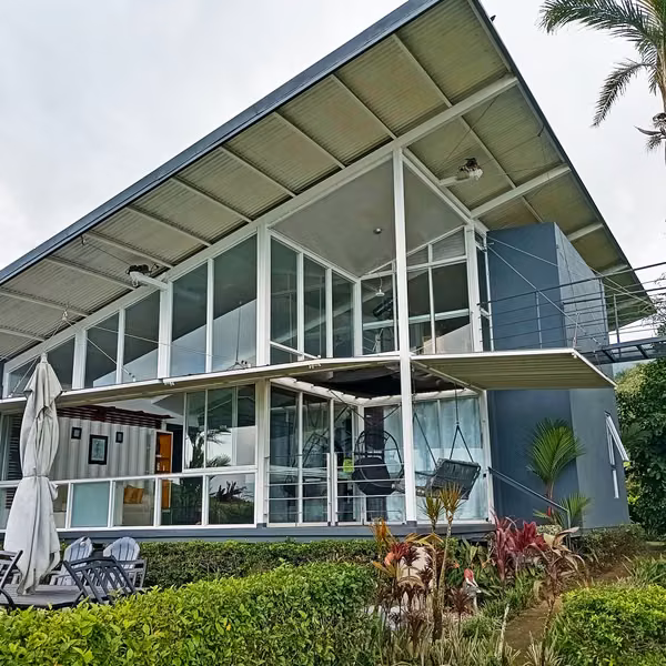 Casa de Ensueño en San Carlos con Vista al Volcán