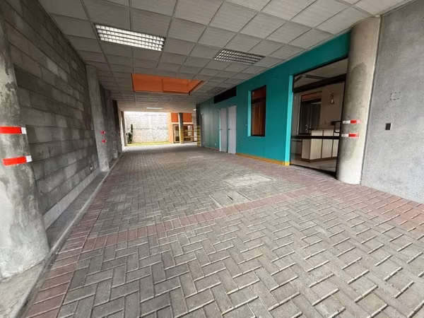 SE ALQUILA EDIFICIO COMERCIAL CURRIDABAT