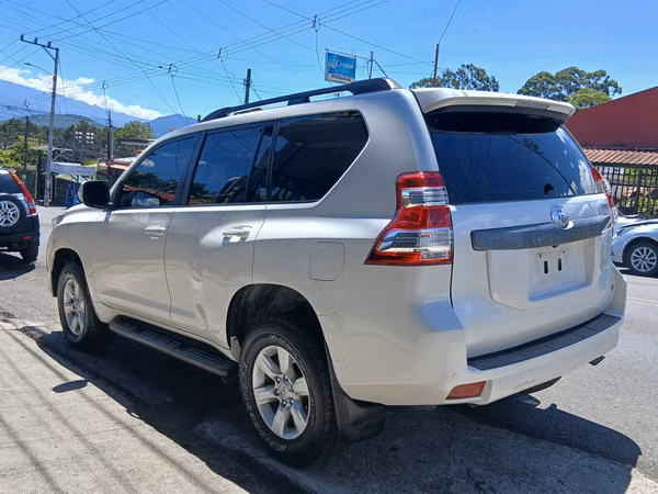 Toyota land cruiser prado