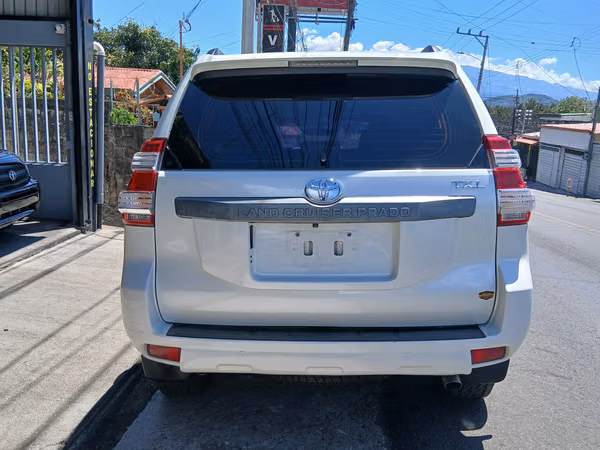 Toyota land cruiser prado