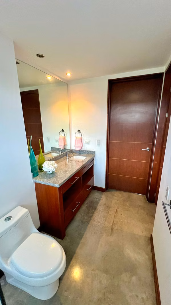 Venta de hermosa casa en condominio 5Loft- Urbanización La Caraña Piedades, Santa Ana