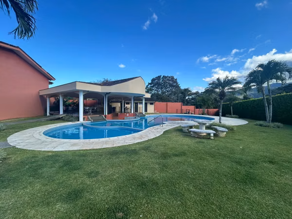 Venta casa con Rentabilidad Inmediata en Santa Ana- OPORTUNIDAD DE INVERSIÓN