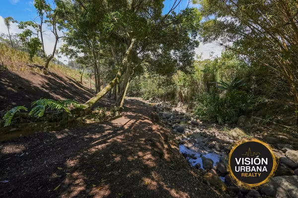 Terreno de 3928m2 en San Josecito de San Isidro de Heredia