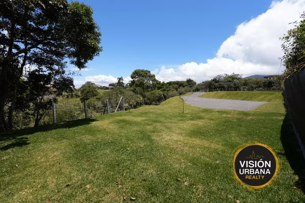 Terreno de 3928m2 en San Josecito de San Isidro de Heredia