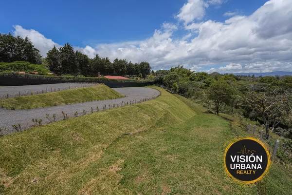 Terreno de 3928m2 en San Josecito de San Isidro de Heredia