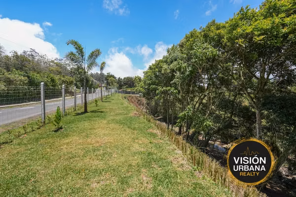 Terreno de 3928m2 en San Josecito de San Isidro de Heredia