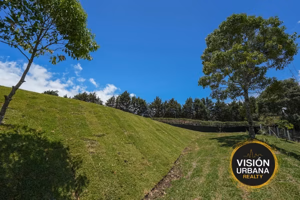 Terreno de 3928m2 en San Josecito de San Isidro de Heredia