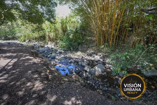 Terreno de 3928m2 en San Josecito de San Isidro de Heredia