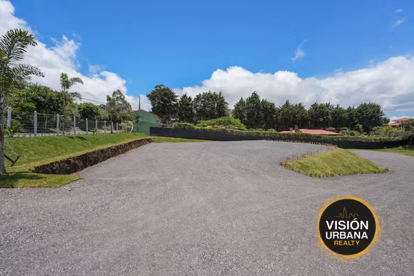 Terreno de 951m2 en San Josecito de San Isidro de Heredia