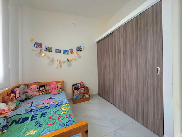 ¡Oportunidad! En Condominio Al-Andalus - Casa de Una Planta.