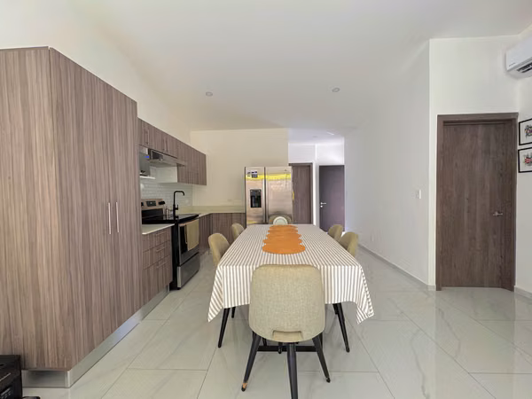 ¡Oportunidad! En Condominio Al-Andalus - Casa de Una Planta.