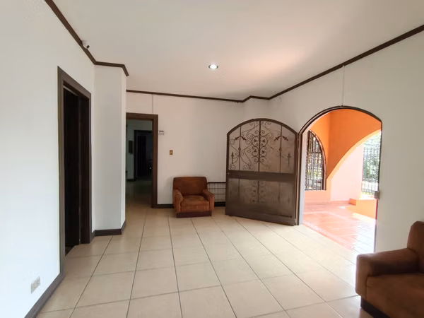 EDIFICIO EN ROHRMOSER EN VENTA