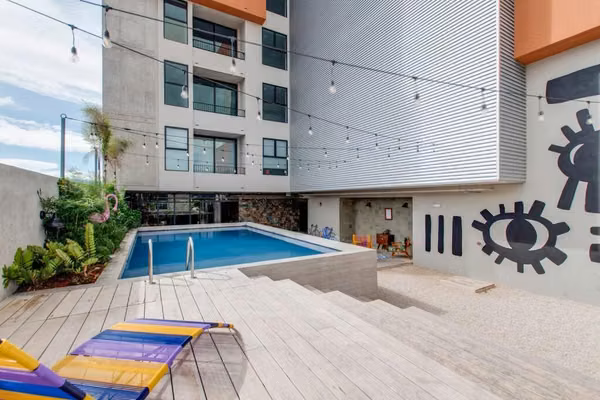 Venta Apartamento URBN Escalante – OPORTUNIDAD.  Apartamento+parqueo+bodega+ full equipado