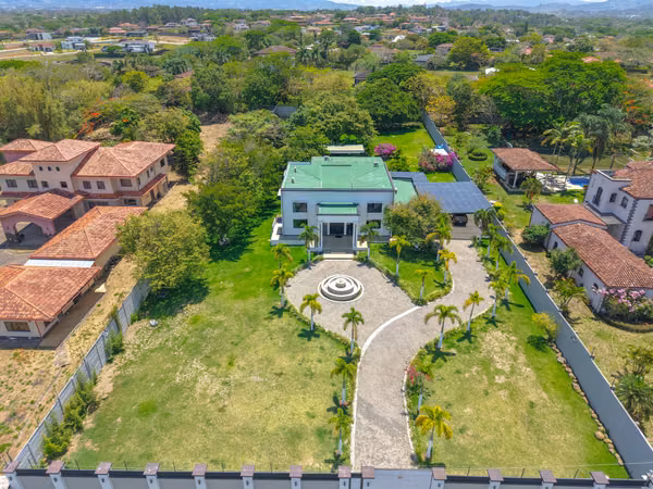 Propiedad en Venta . Complejo de Fincas, La Guácima