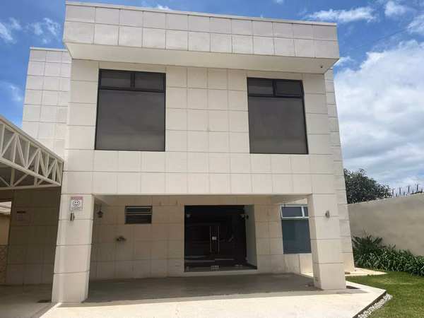 Modern Home in Prime East Side Location ID 5988