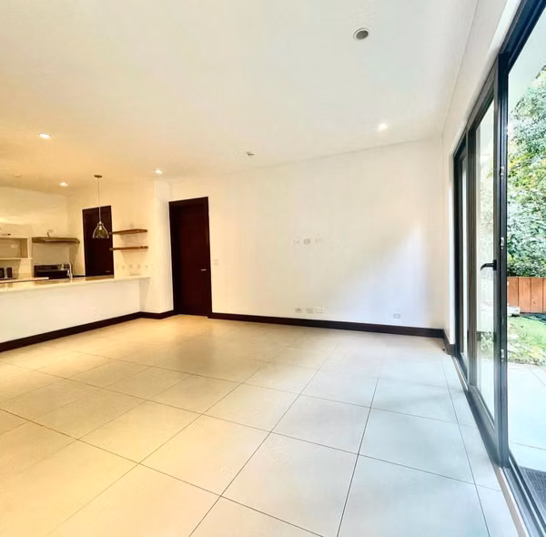 VENTA DE APARTAMENTO – BARRIO LOS LAURELES, SAN RAFAEL DE ESCAZÚ