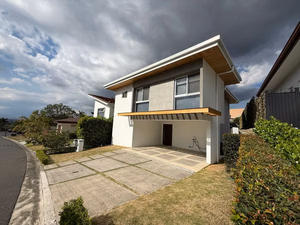VENTA DE CASA EN CONDOMINIO VILLAMONT