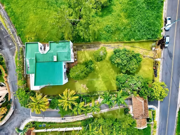 Lot + House Structure for Sale in Bello Horizonte, Escazú, San José