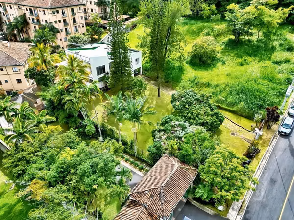 Lote en Bello Horizonte, Escazú | 999 m² con estructura