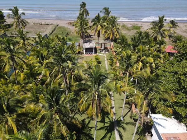 Casa en venta frente al Mar en Puntarenas