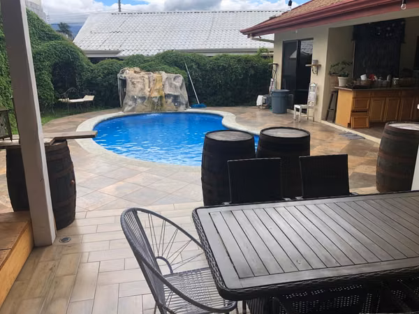 Casa con apartamentos en Belén ideal para inversión rentable