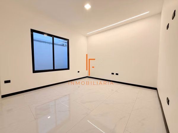 Se Alquila Moderna Casa en Condominio cerca de Curridabat