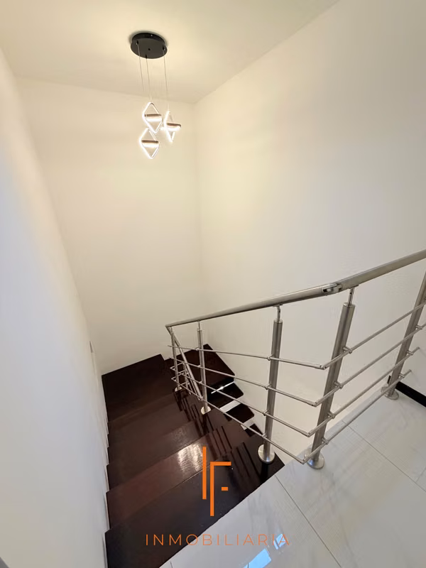 Se Alquila Moderna Casa en Condominio cerca de Curridabat