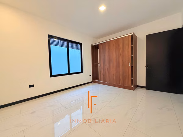 Se Alquila Moderna Casa en Condominio cerca de Curridabat