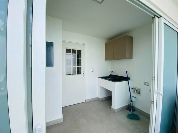 ALQUILER DE CASA EN CONDOMINIO EN SOURCE LIVING, GUACHIPELIN DE ESCAZÚ*