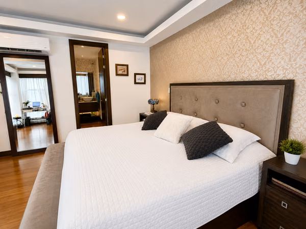 Casa en Venta en Santa Ana | Jardín Privado | 3 Niveles | Cerca de Ruta 27 y Forum
