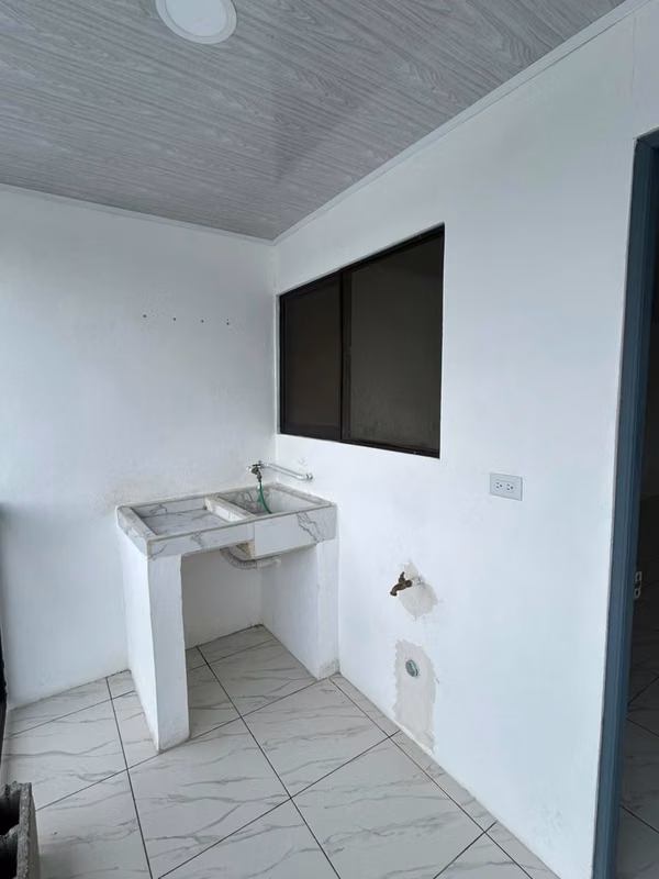 SE ALQUILA APARTAMENTO EN VILLACARES DE TURRUCARES ALAJUELA