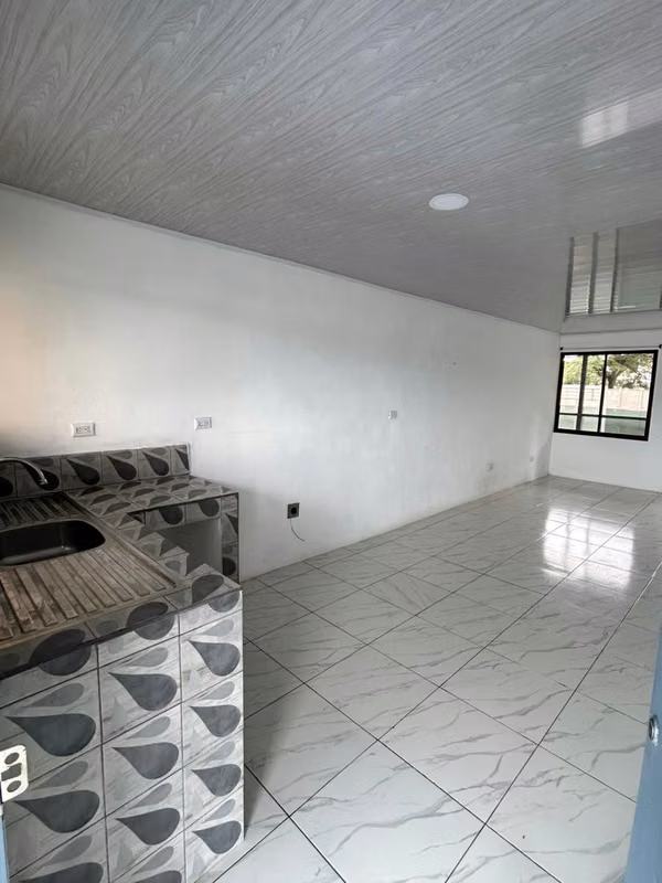 SE ALQUILA APARTAMENTO EN VILLACARES DE TURRUCARES ALAJUELA