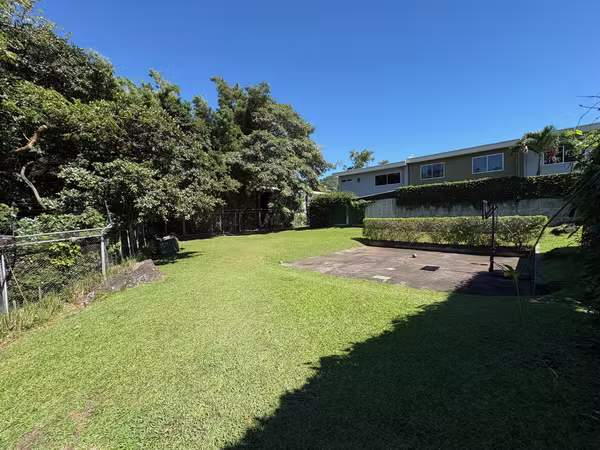 SANTA ANA! MODERNA CASA DE 4 HAB/3.5 BAÑOS/2 PARQUEOS