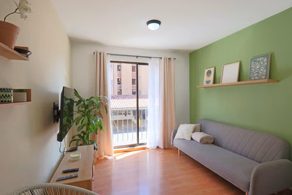 Venta o Alquiler de Apartamento amueblado en La Uruca