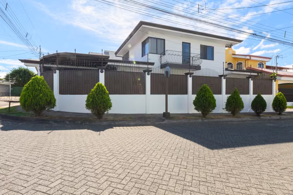 House for Sale in San Pablo, Heredia | 2 Stories | 3 Bedrooms | Corner Lot | $229,900