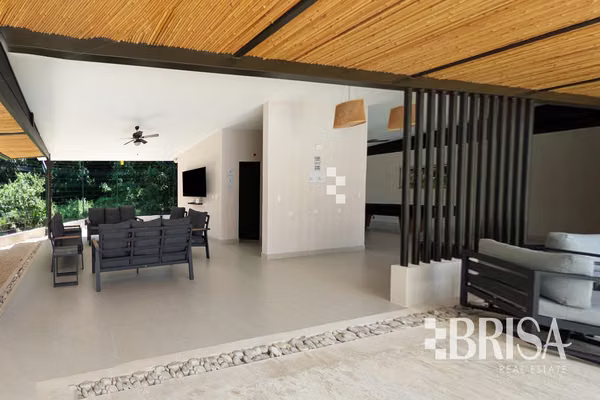 Apartamento 2 habitaciones en Jacó Live, piso alto con vista a la montaña