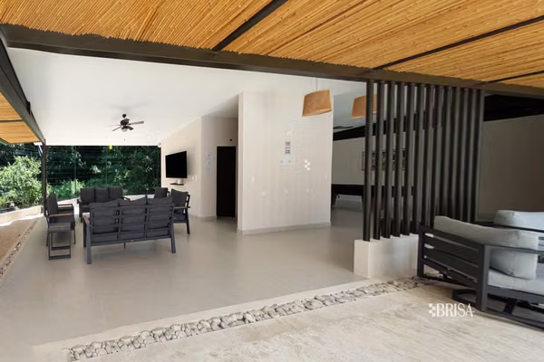 Apartamento 2 habitaciones en Jacó Live, piso alto con vista a la montaña