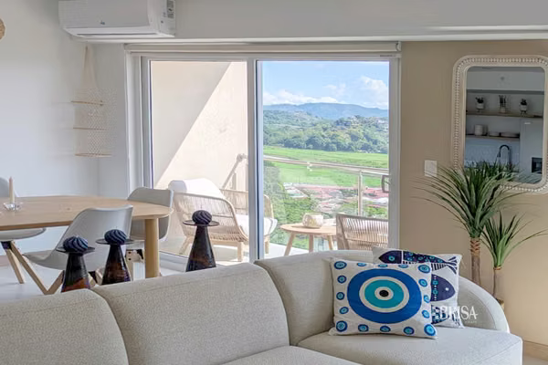 Apartamento 2 habitaciones en Jacó Live, piso alto con vista a la montaña