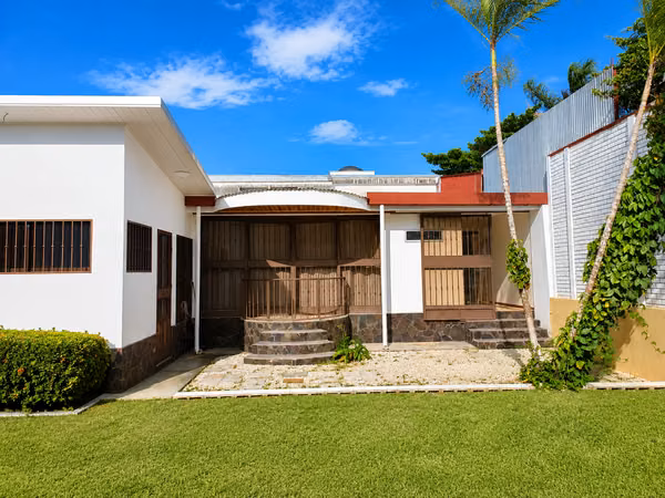Independent Home for Sale in Heredia Downtown