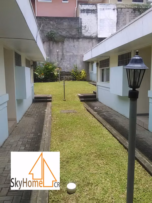 13625 / House / Rental / Strawberries / 3 rooms / TV room / Central