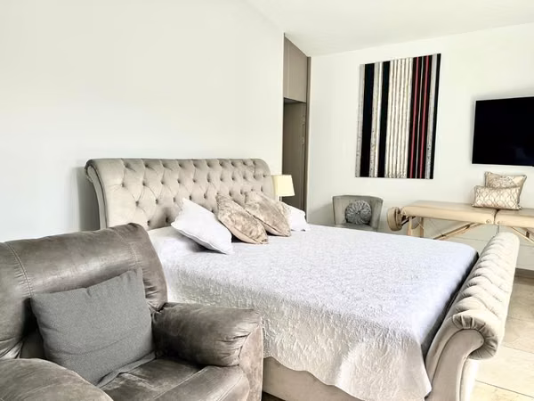Casa en condominio a la venta en Escazú en DENDERA con línea blanca